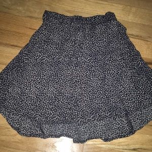 Cute black and white flowery skirt